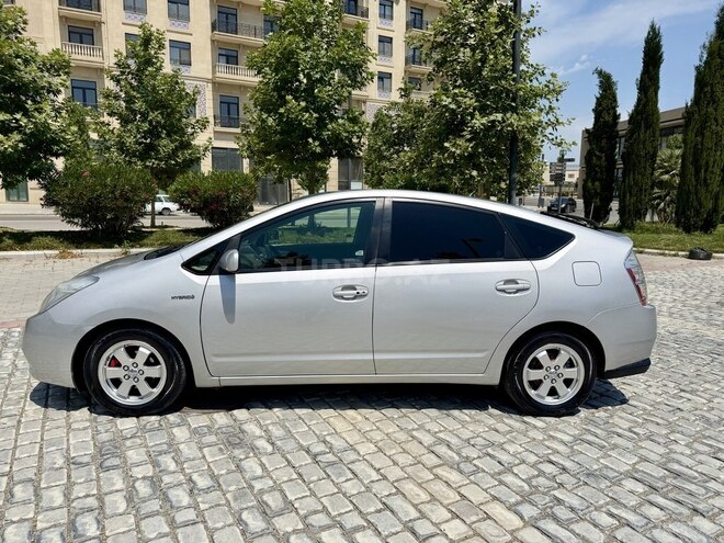 Toyota Prius-5