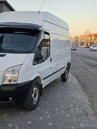 Ford Transit-7