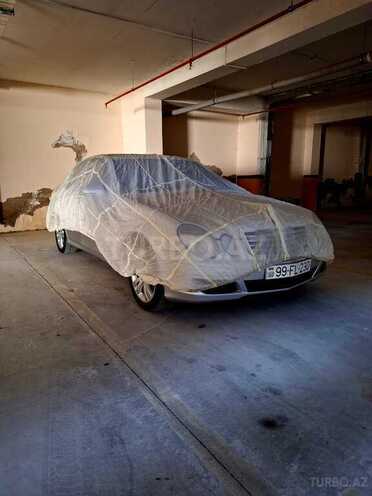 Mercedes E 220-10