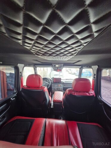 Mercedes G 300-11