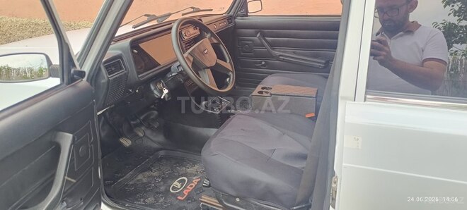 LADA (VAZ) 2107-4