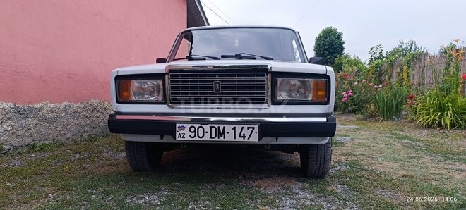 LADA (VAZ) 2107-1