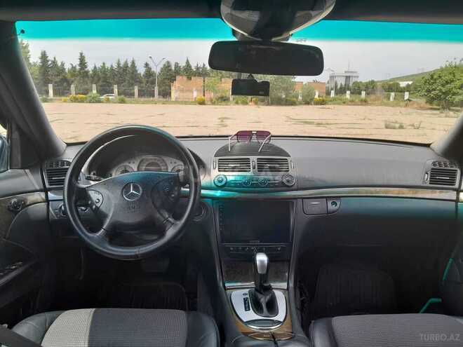 Mercedes E 240-4