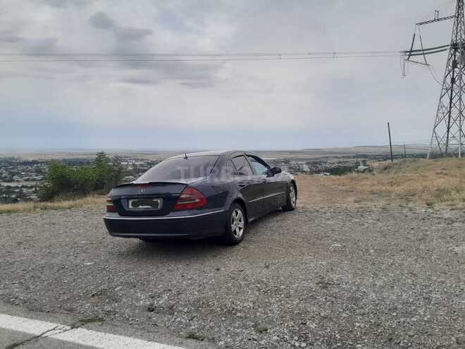 Mercedes E 240-5