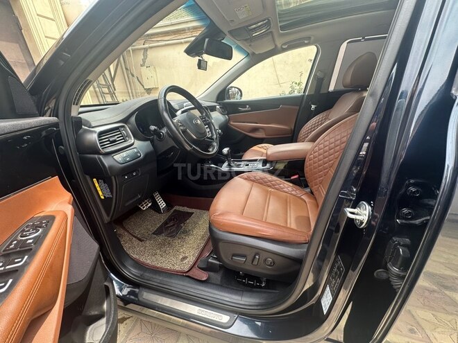 Kia Sorento-12