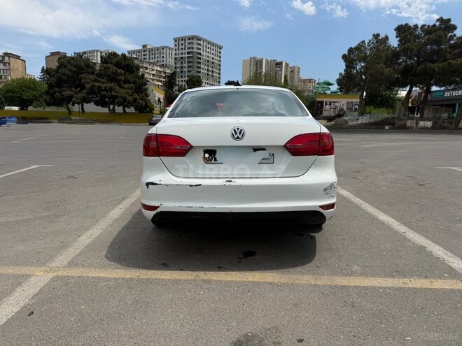 Volkswagen Jetta-2