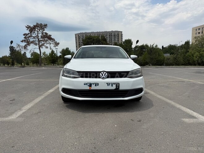 Volkswagen Jetta-1