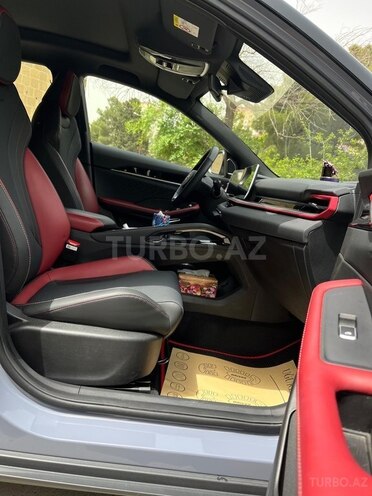 Geely Coolray-6