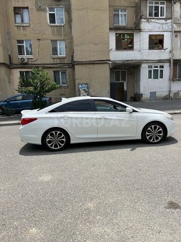 Hyundai Sonata-4