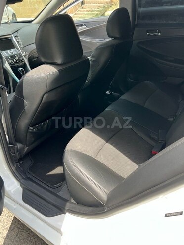 Hyundai Sonata-18