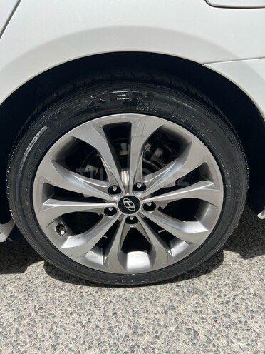 Hyundai Sonata-15
