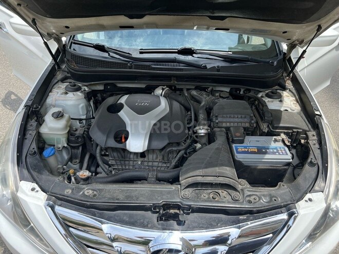 Hyundai Sonata-10