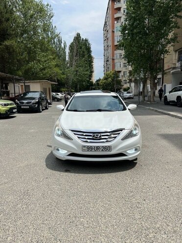 Hyundai Sonata-1