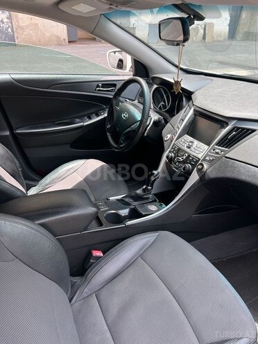 Hyundai Sonata-11
