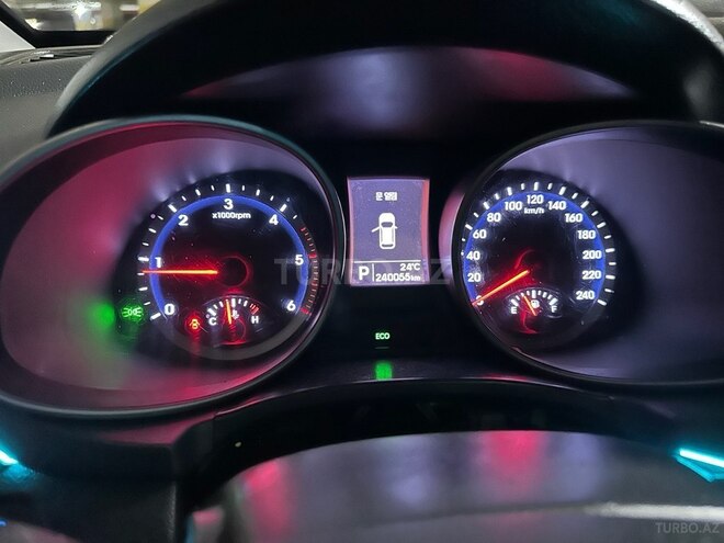 Hyundai Santa Fe-9