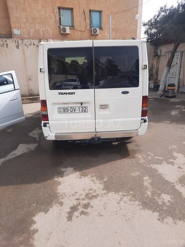 Ford Transit-8