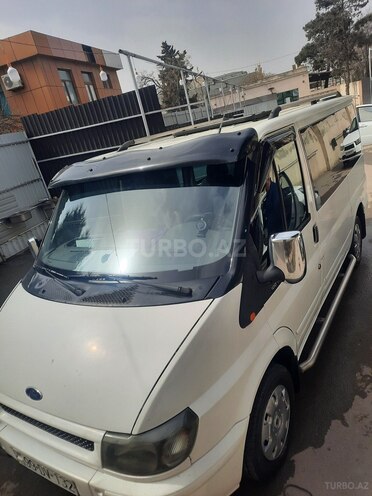 Ford Transit-9