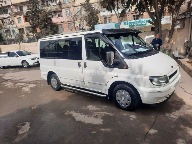 Ford Transit-6