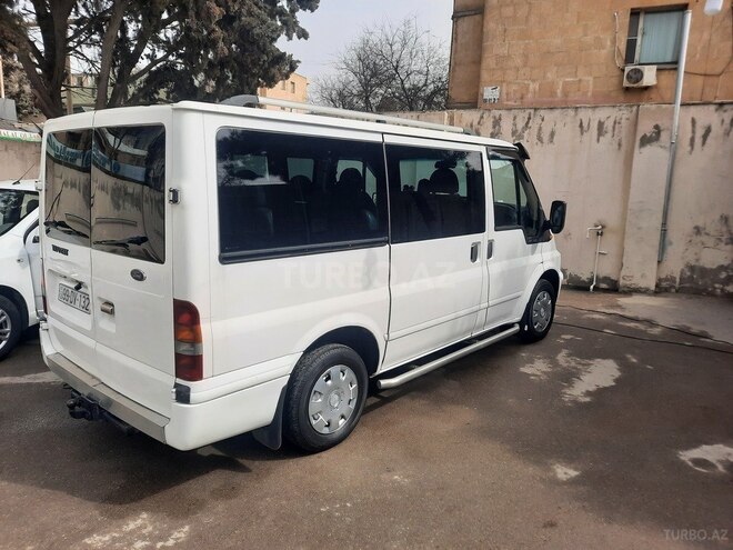 Ford Transit-7