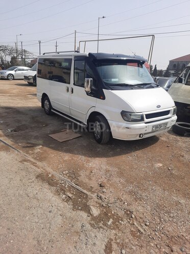 Ford Transit-5