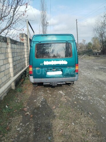 Ford Transit-4