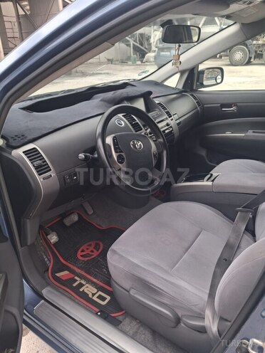 Toyota Prius-5