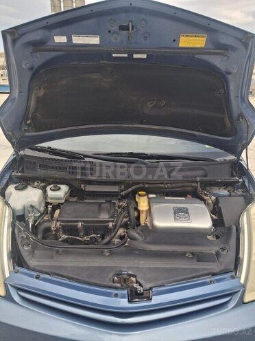 Toyota Prius-4
