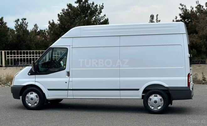 Ford Transit-6