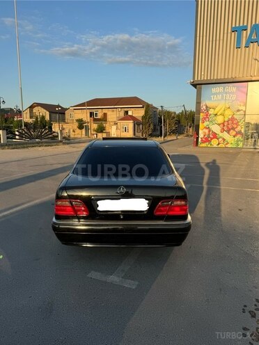 Mercedes E 240-6
