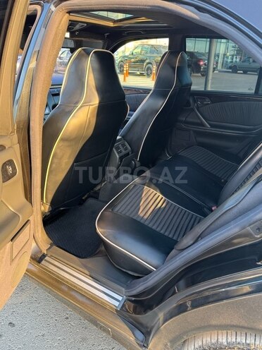 Mercedes E 240-8