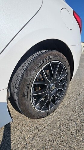 Hyundai i40-14