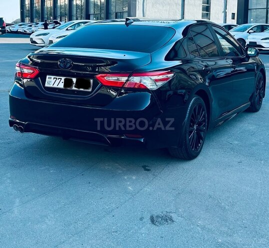 Toyota Camry-13