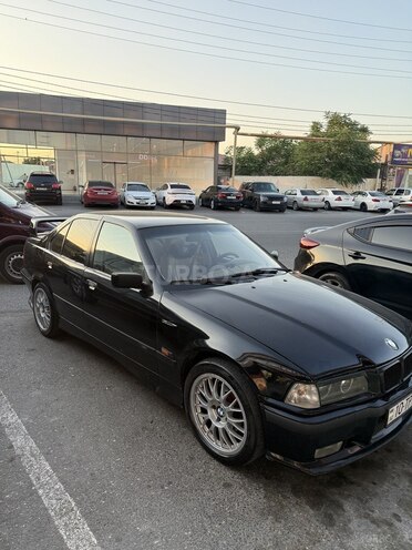 BMW 318-2