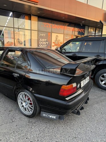 BMW 318-4