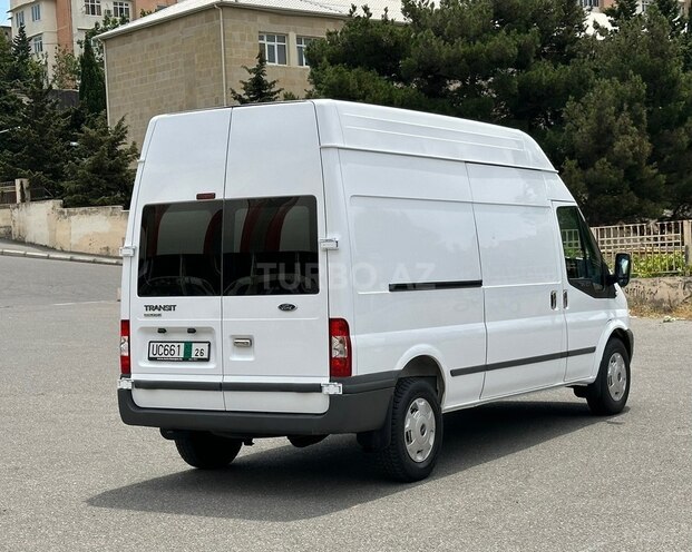 Ford Transit-9