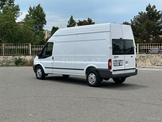 Ford Transit-10