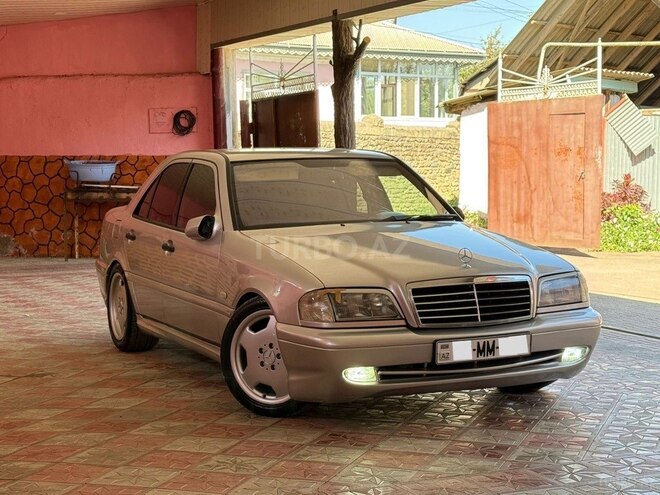 Mercedes C 240-11