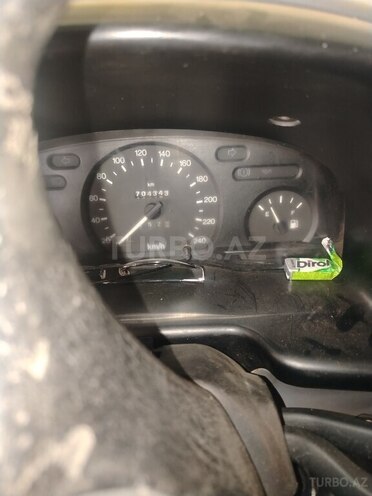 Ford Transit-4