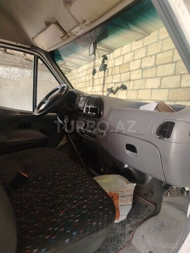 Ford Transit-6