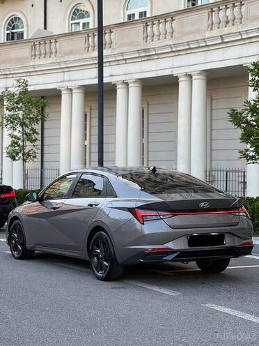 Hyundai Elantra-3