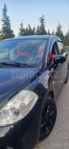 Nissan Tiida-5