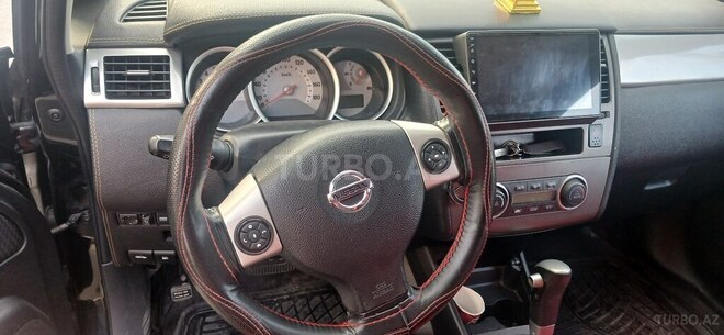 Nissan Tiida-10