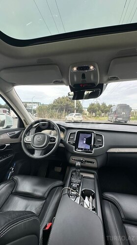 Volvo XC90-10