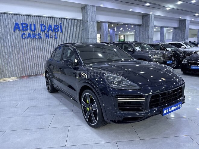 Porsche Cayenne Turbo S E-Hybrid-3