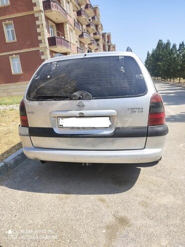 Opel Vectra-4
