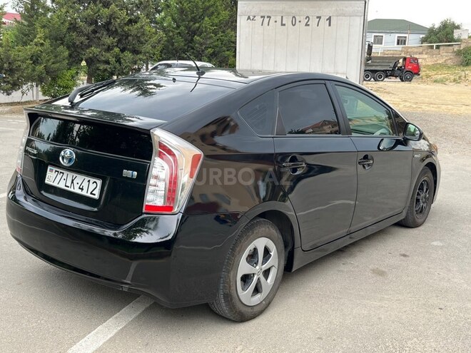 Toyota Prius-4
