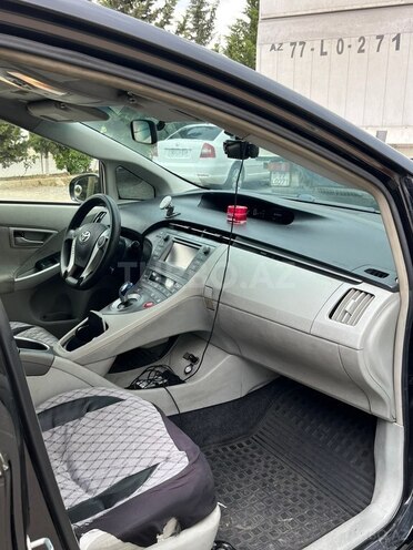 Toyota Prius-9