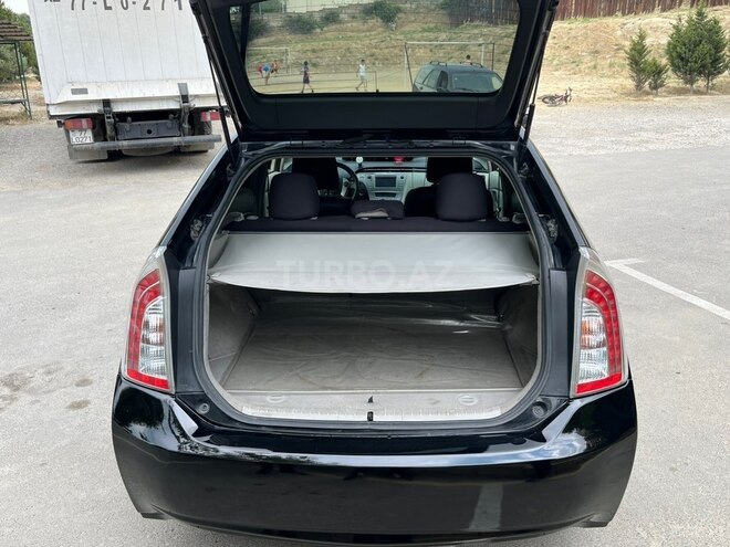 Toyota Prius-7