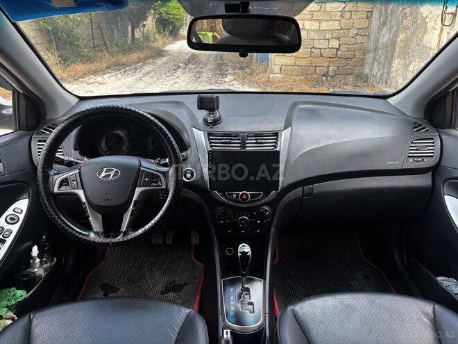 Hyundai Accent-9