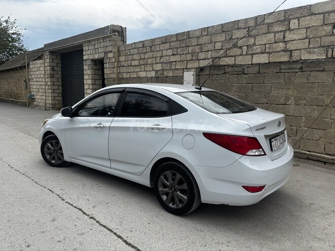 Hyundai Accent-5